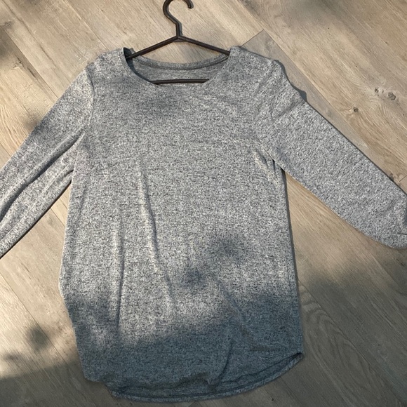Grey long sleeve - Picture 1 of 1